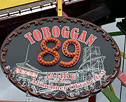 89 x auf dem Oktoberfest steht der Tobbogan bereits (©Foto.Martin Schmitz)